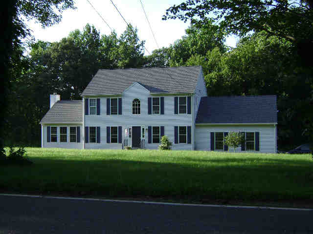 Building photograph for 563 MAIN ST S